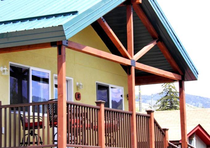 Yellowstone Riverside Cottages Gardiner Eksteriør billede