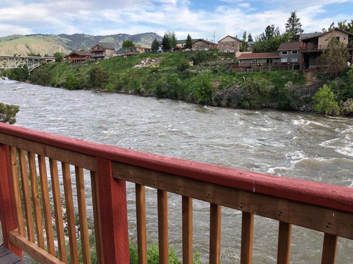 Yellowstone Riverside Cottages Gardiner Eksteriør billede