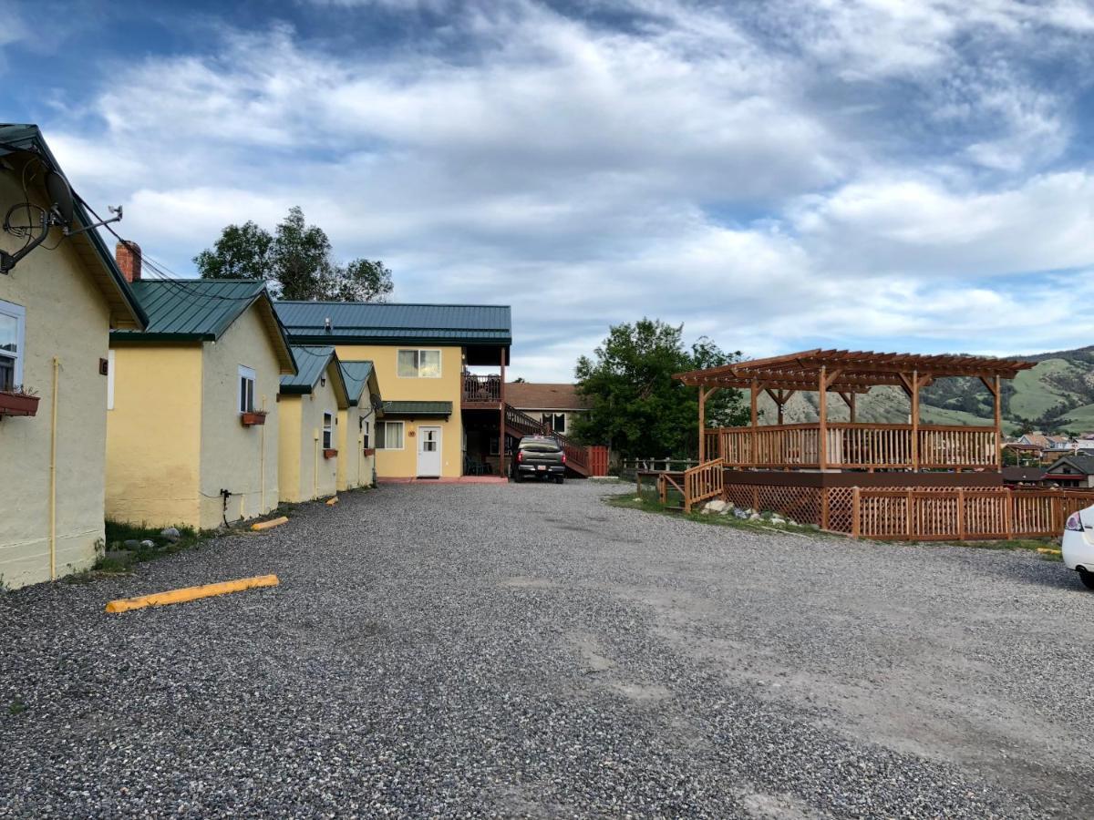 Yellowstone Riverside Cottages Gardiner Eksteriør billede