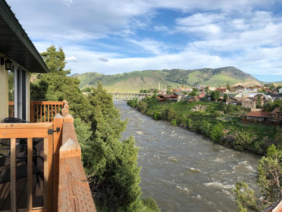 Yellowstone Riverside Cottages Gardiner Eksteriør billede