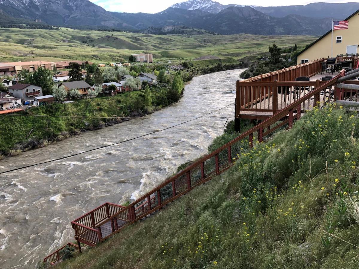 Yellowstone Riverside Cottages Gardiner Eksteriør billede